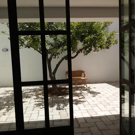 Cortile Calinea קסטריניאנו דל קאפו