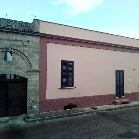 Cortile Calinea לינה וארוחת בוקר קסטריניאנו דל קאפו