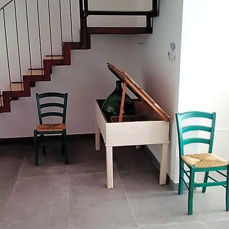 Cortile Calinea كاسترينيانو دل كابو