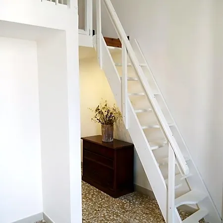 Cortile Calinea فندق مبيت وإفطار كاسترينيانو دل كابو