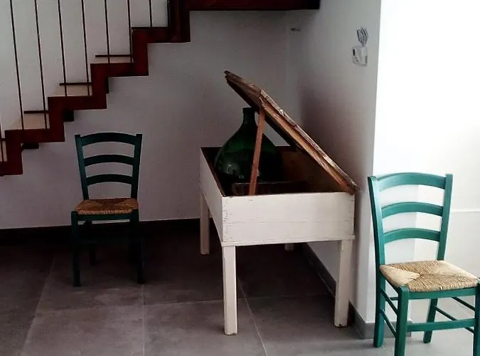 Cortile Calinea 3* קסטריניאנו דל קאפו