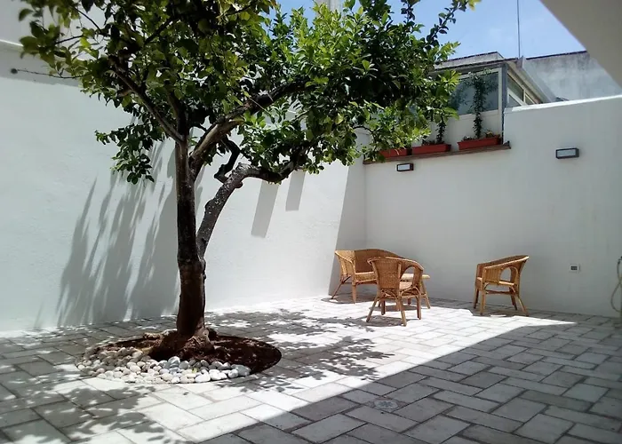 Cortile Calinea לינה וארוחת בוקר קסטריניאנו דל קאפו